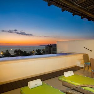 One-Bedroom King Room Balcony Private Pool Kitchen or Roof Top